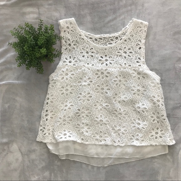 Bundle of Pretty Lace Tops - Picture 2 of 7